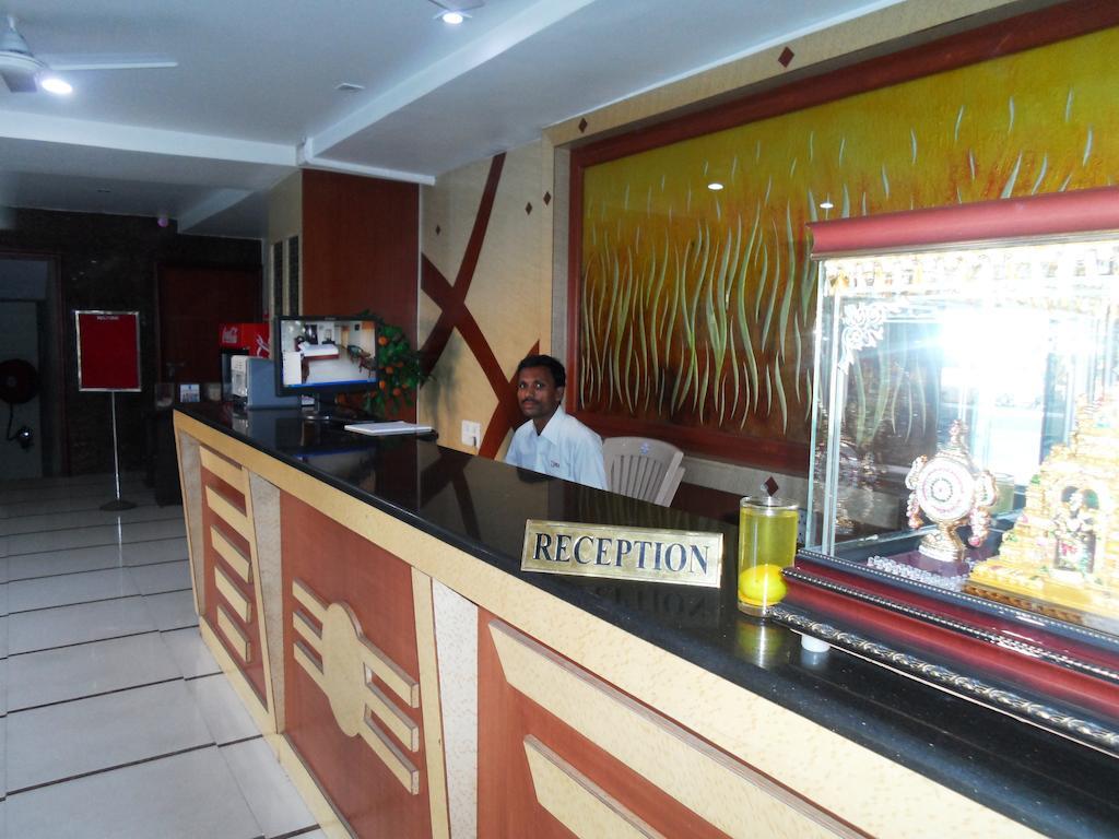Psr Hotel Tirupati Ngoại thất bức ảnh
