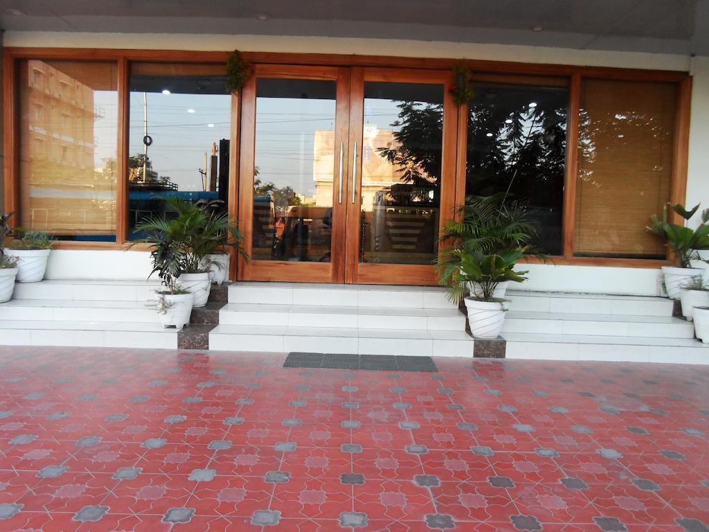 Psr Hotel Tirupati Ngoại thất bức ảnh