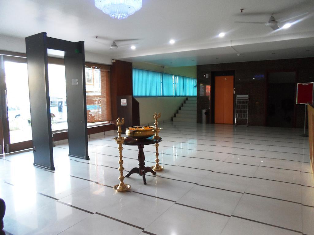 Psr Hotel Tirupati Ngoại thất bức ảnh