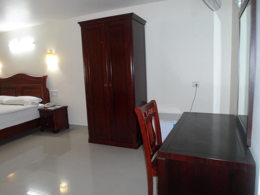 Psr Hotel Tirupati Ngoại thất bức ảnh