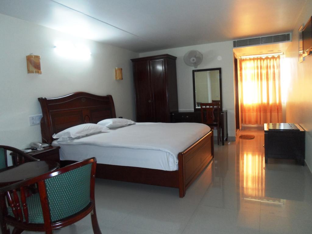 Psr Hotel Tirupati Ngoại thất bức ảnh