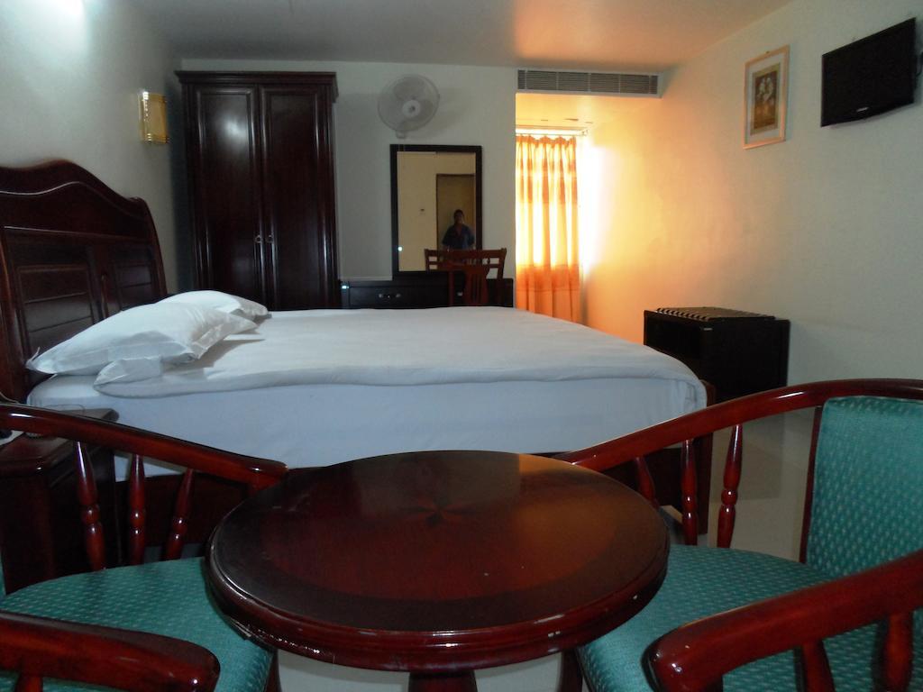 Psr Hotel Tirupati Ngoại thất bức ảnh